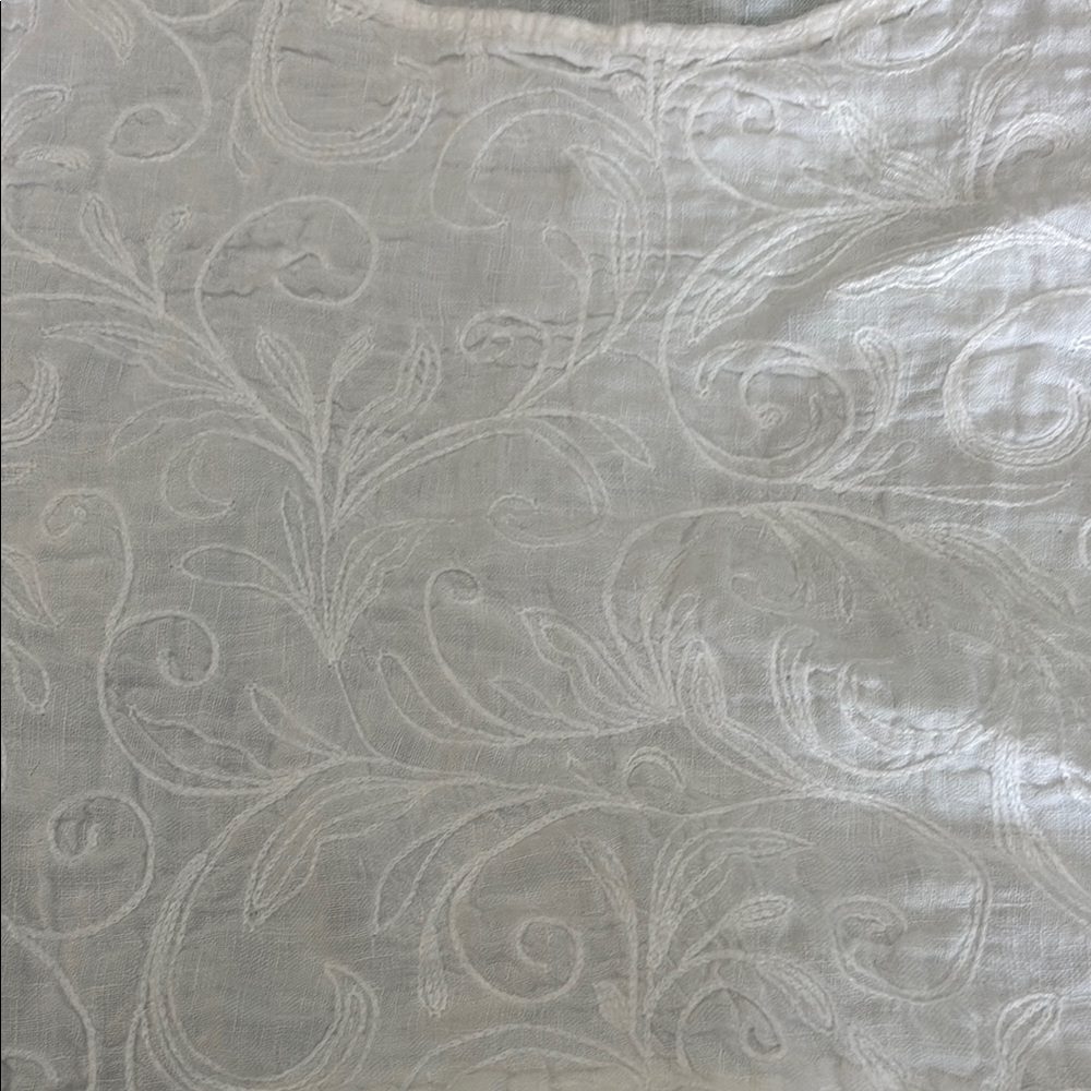 White Linen Button-Detail Top - Picture 4 of 5